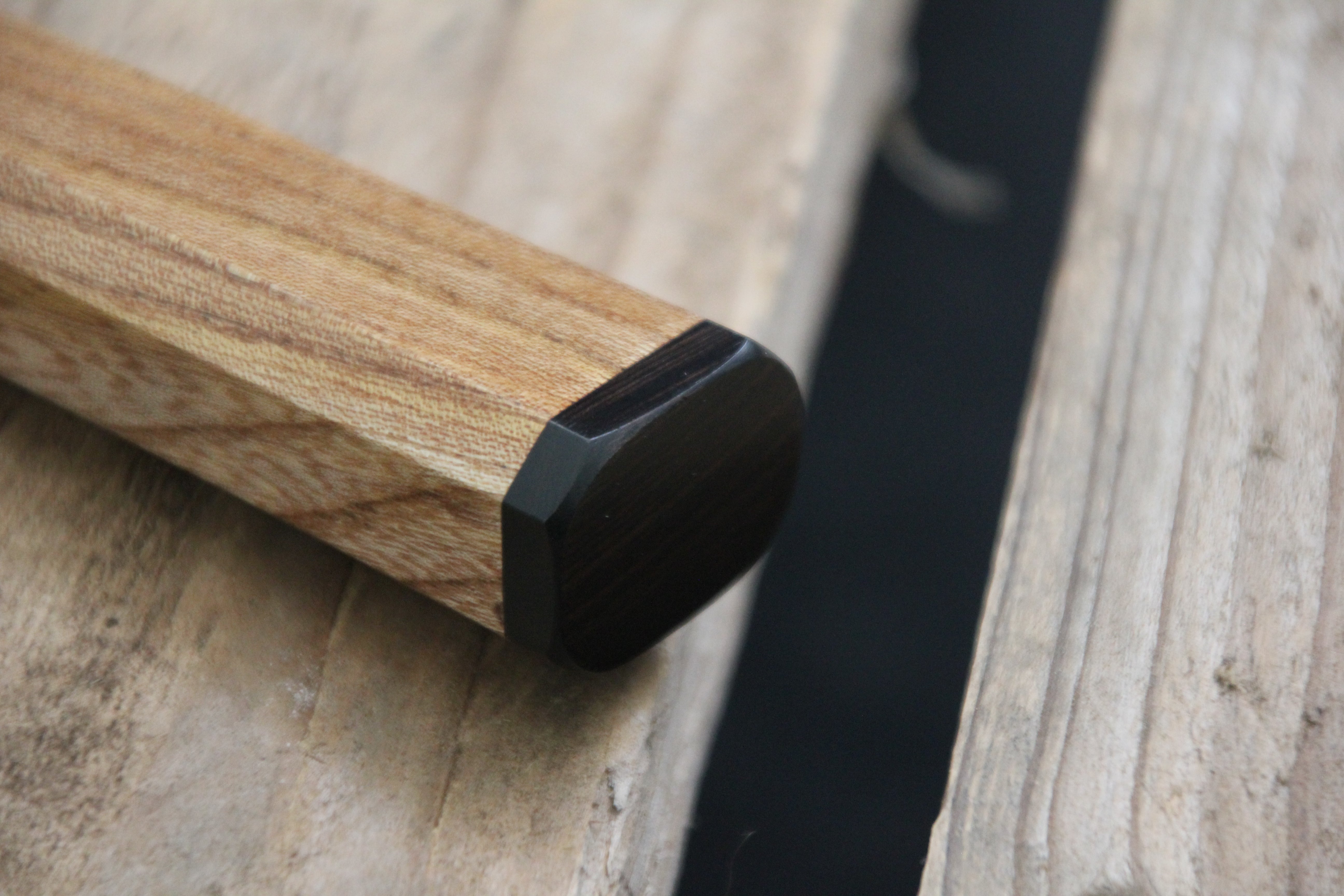 Gyuto 240 mm aus10 - African Blackwood, Sølv og Elm