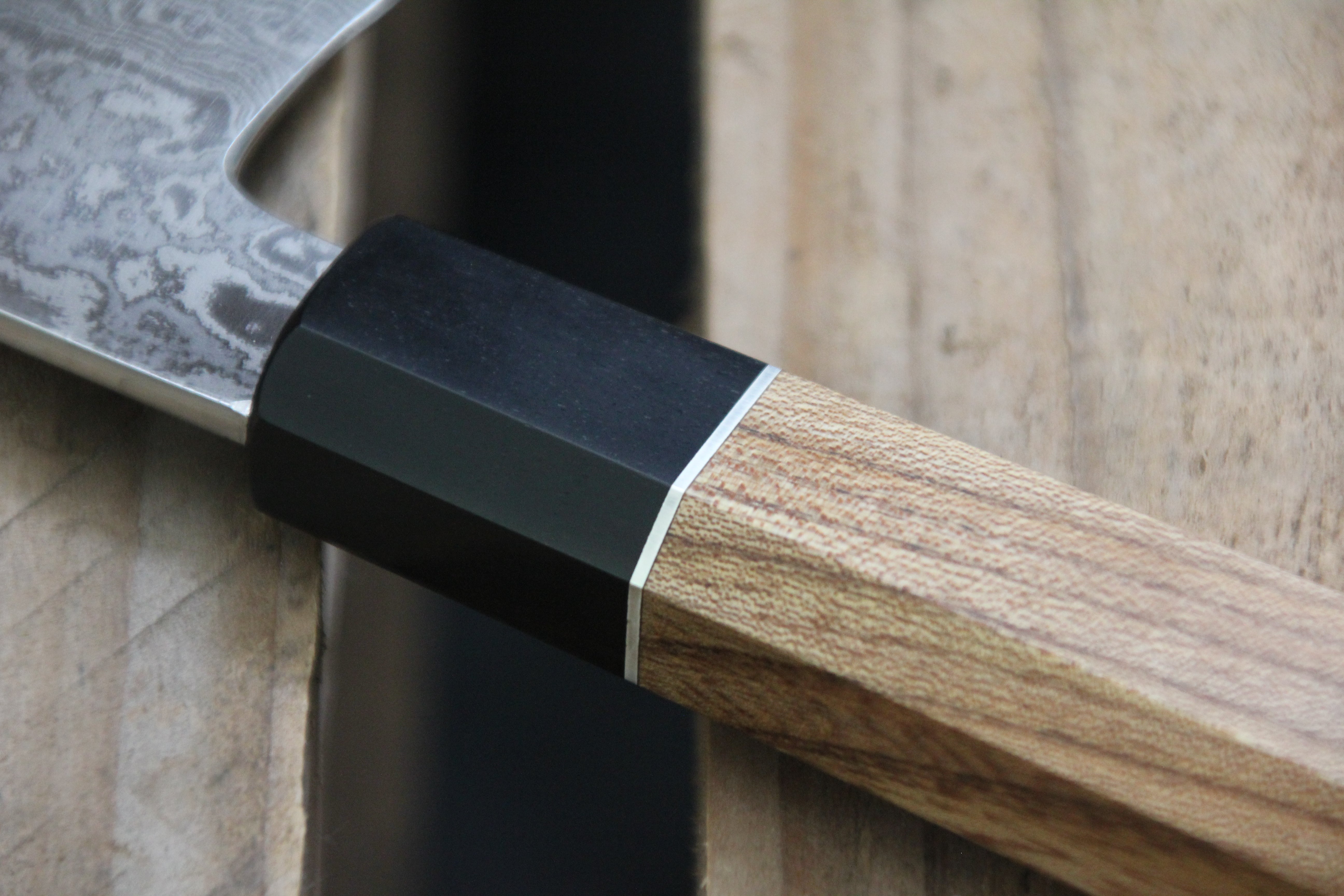 Gyuto 240 mm aus10 - African Blackwood, Sølv og Elm