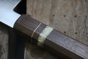 Gyuto 240 mm aus10 - Amerikansk Valnød, messing og moskuspandebrask